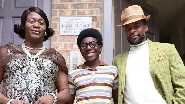 The Wonder Years Star, Dulé Hill, accoglie la storia della resistenza nella premiere della stagione 2: uomini mascherati da donne sono sempre stati qui