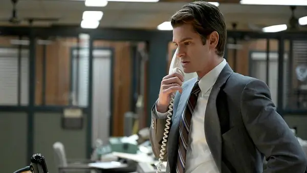 Unter dem Banner von Heaven Mail Guide und Charakteren (Fotos)