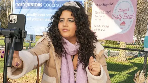 girls-on-the-bus-natasha-benham