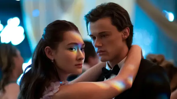 Im Sommer kann ich ihre Gesangsszene nicht sehen: Es ist eine schwierige Zeit (Video)