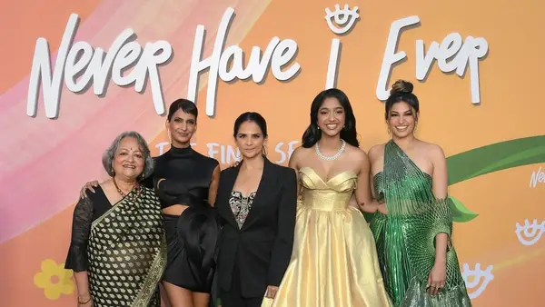 La première de la quatrième saison de Never I't Never: Sherman Oaks High Crew célèbre la dernière saison (photos)