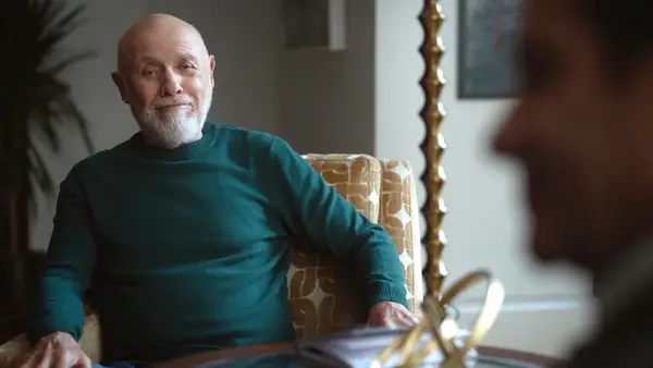 Hector Elizondo in 