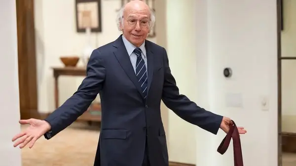 Vá ao seu entusiasmo, Larry David, reage à descrição de seu trabalho: nunca os analise