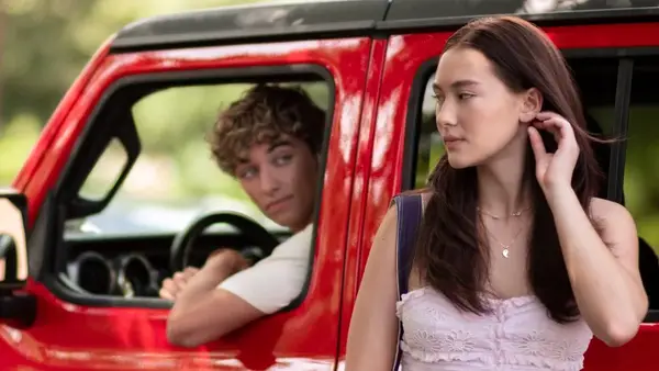 Die Autorin des Sommers I Girl Betty, Jenny Han, erklärt, warum Jeremiah Queer im Programm getan wurde