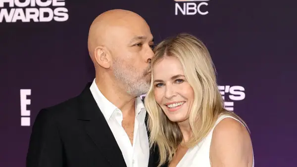 Cómo Chelsea Handler aborda la ruptura de Jo Koy en la nueva comedia de Netflix Special