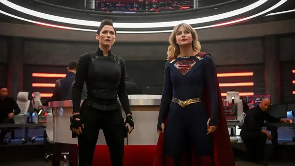 Superman e lê: É estranho que o programa nem tenha mencionado Supergirl, certo?