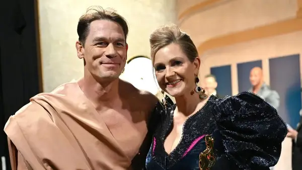 Jimmy Kimmel plaisante même nu avec John Dino, Trump était la plus grande queue d'Oscar