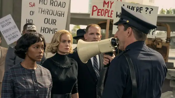 Unterrichtsleiter in der Chemie hat die ehrliche und authentische Protestszene in Episode 6 (Video) ausgepackt