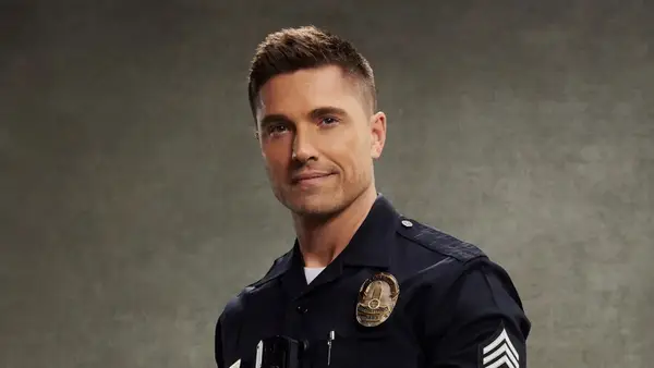 Eric Winter as Tim Bradford in 