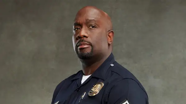 Richard T. Jones as Wade Grey in 