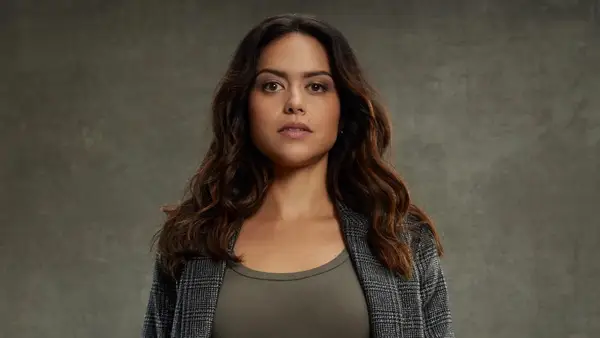 Alyssa Diaz as Angela Lopez in 