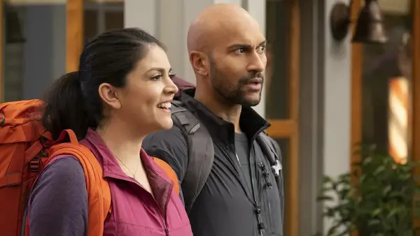 Schmigadoon!, La star de la star de Cameron a vraiment essayé d'obtenir l'âge de Betsy à la fin