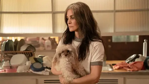 shining-vale-courteney-cox-starz