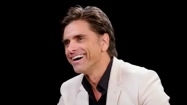 Jerry O'Connell reage a John Stamos, que escreve negativamente na Sra. Rebecca Romijn: as crianças estão envolvidas (vídeo)