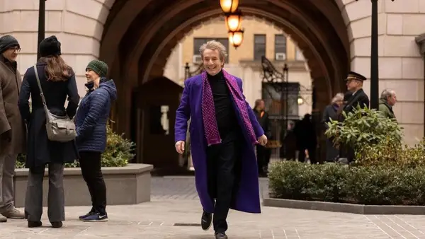 Andrea Martin adorou que Steve Martin beija apenas para assassinatos no prédio: vamos beijar longos (vídeo)