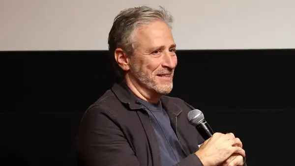 Cómo ver el regreso de Jon Stewart a The Daily Show: ¿está transmitiendo?