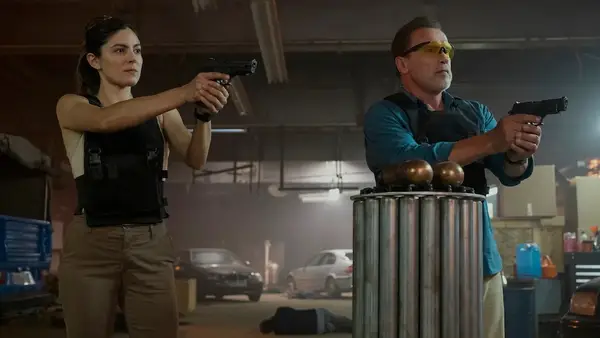 Fubar Review: Arnold Schwarzeneggers erste Fernsehsendung hätte eine Farce sein sollen