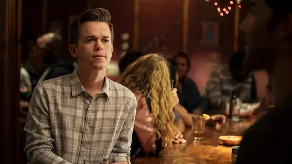 John Owen Lowe diz que a dinâmica com Rob Lowe é instável