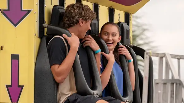 Gavin Casalegno and Lola Tung in 