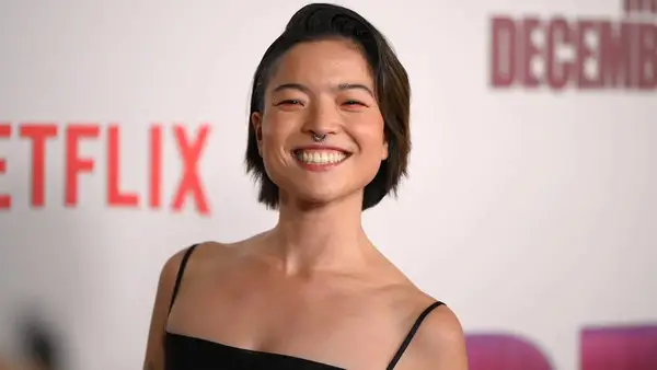 Disney Piper Curda Star nennt den Druck auf Nickelodeons Stars, um verrückte Verhaltensgeschichten zu enthüllen