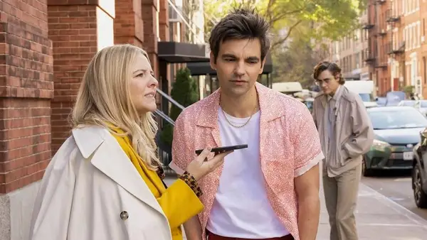 Les deux autres à la fin de la saison 3 à Max