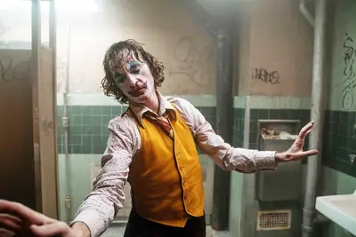 JOKER, Joaquin Phoenix as Arthur Fleck