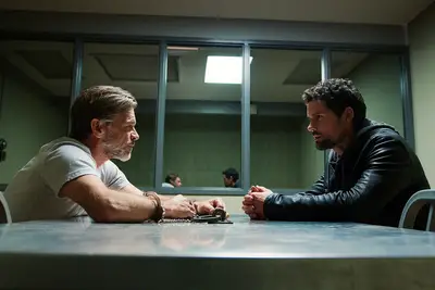 Ian Tracey as Jimmy, Benjamin Hollingsworth as Dan Brady in 