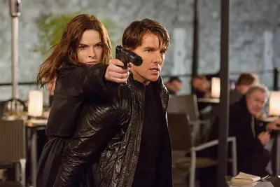 MISSION: IMPOSSIBLE - ROGUE NATION Rebecca Ferguson, Tom Cruise