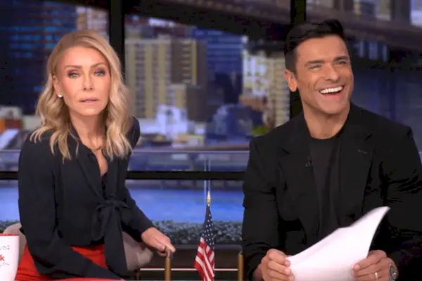 Kelly Ripa fica chocada com as pessoas que entram nos banheiros dos aviões com as meias: Alerta de spoiler: você está na urina