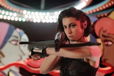 BIRDS OF PREY, Mary Elizabeth Winstead as Huntress