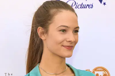 O Hospital Geral confirma a partida de Avery Pohl porque mata oficialmente Esme na morte brutal de Yates