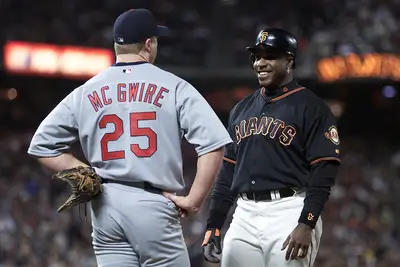 Senden oder weglassen: Untold: Hall of Scham in Netflix, einer Ausstellung des Labors hinter dem Baseball -Steroidskandal