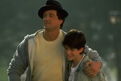 Cosa è successo al figlio di Sylvester Stallone? Sage Stallone segue il documentario di Netflix Slys