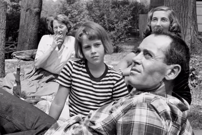 Fonda-Family-1949