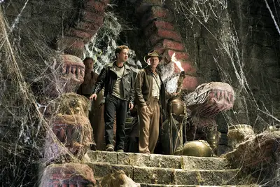 INDIANA JONES AND THE KINGDOM OF THE CRYSTAL SKULL, (aka INDIANA JONES 4), Ray Winstone, Shia LaBeouf, Harrison Ford, 2008. ©Paramount/courtesy Everett Collection