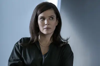 Anna Friel Girlfriend Experience gallery