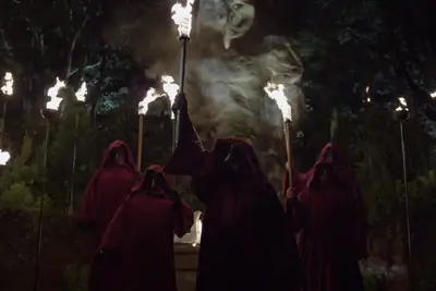 Casa dos cartões: tudo sobre a sociedade secreta