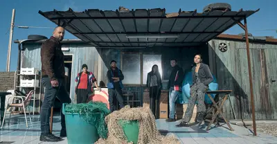 Transférer ou laisser sortir: Suburraeserna à Netflix, un drame criminel italien et suburra continuation: sang sur Rome