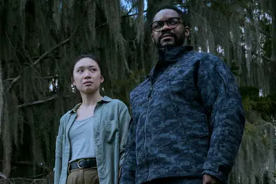 Problema de 3 corpos, ele explicou: Por que Saul é um professor de parede? E o projeto de escala?