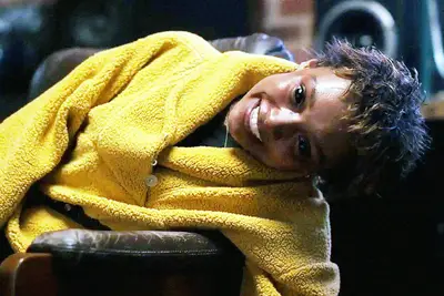 Você está falando comigo na Netflix? Onde você pode ver o sentimento de horror A24 online