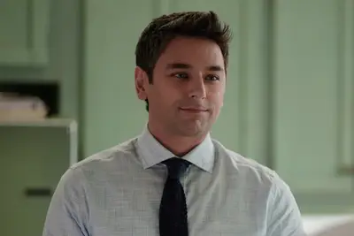 Mark Ghanimé as Cameron on 