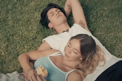 Wo kann man Kelly und Mod Suns Stürme hoher Maschinengewehr sehen