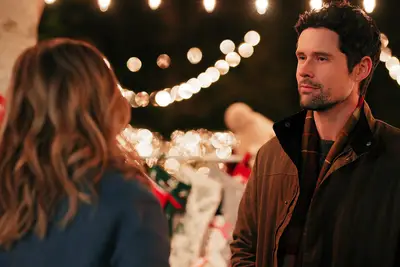 Ben Hollingsworth as Brady on 