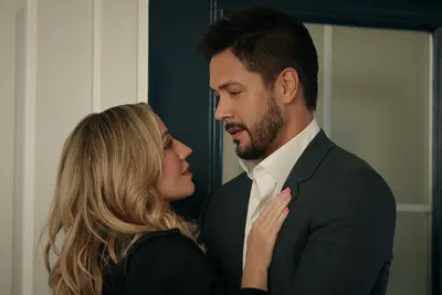 Virgin River Showrunner dit qu'il y a toujours de l'espoir pour Brie et Brady