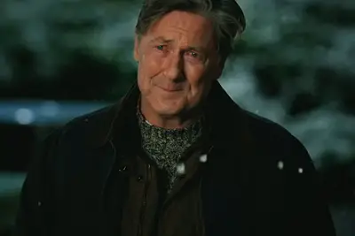 John Allen Nelson as Everett Reid on 