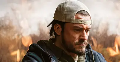 Transfira ou deixe sair: Red Right Main em Hulu, onde Orlando Bloom luta contra a rainha do rei Andie MacDowell