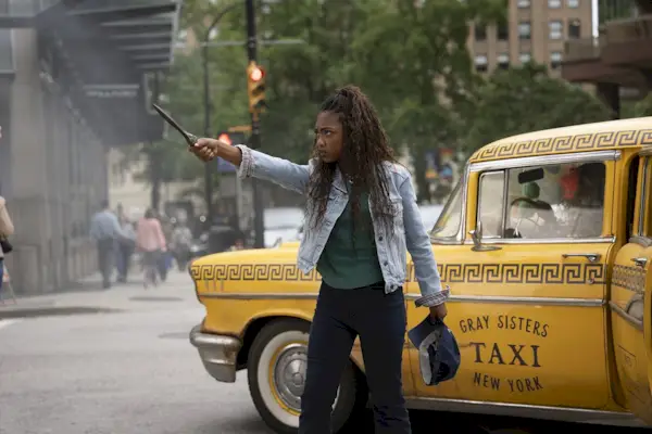 Leah Sava Jeffries dans le rôle d'Annabeth Chase dans