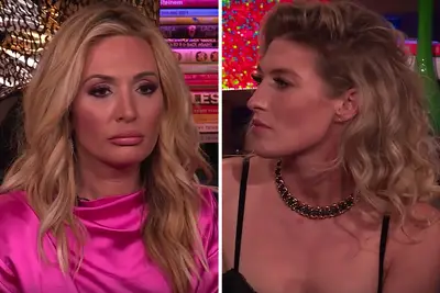 Por supuesto, Rocky tuvo que hacer que la reunión de mazo debajo sea incómoda AF