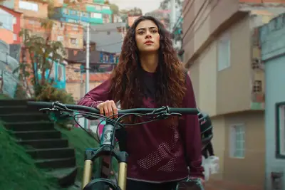 Transfira ou deixe sair: Miss Adrenalin: uma história de gêmeos na Netflix, um sabão colombiano, prometeu com alguma coisa, mas não mais imagens