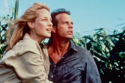 TWISTER, from left: Helen Hunt, Bill Paxton, 1996. 